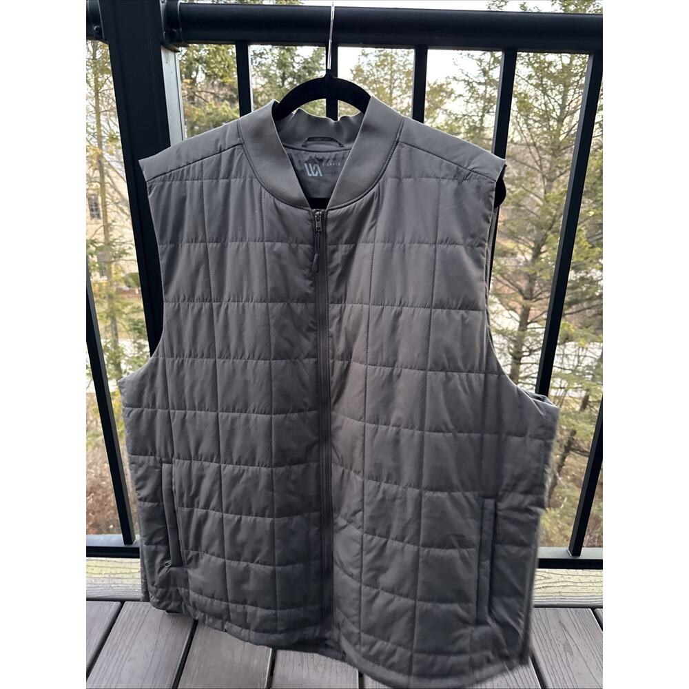 VRST Vest Men’s XL Gray Lightweight Packable Full Zip Athletic Travel
